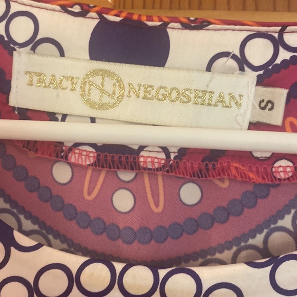 Beautiful sunburst pattern sheath dress by Tracy Negoshian. Size small - Picture 2 of 3